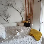 Charming House With Terrace, Parking, And Enclosed Garden