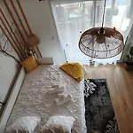 Charming House With Terrace, Parking, And Enclosed Garden *