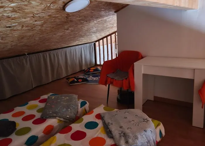 Charming House With Terrace, Parking, And Enclosed Garden Vakantiehuis