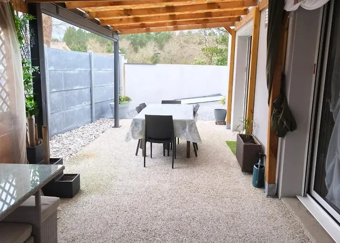 Charming House With Terrace, Parking, And Enclosed Garden